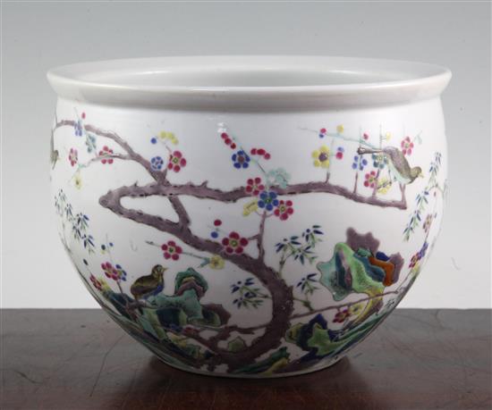 A Chinese famille rose small goldfish bowl, late 19th / early 20th century, diam.22.5cm